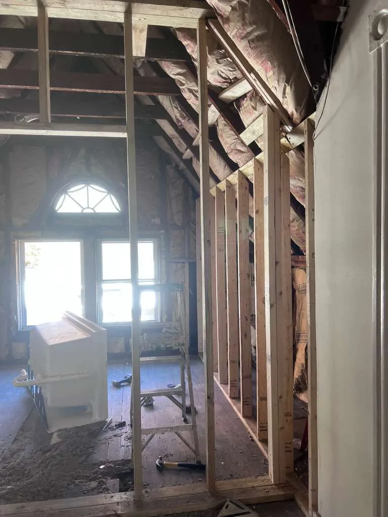 Eksil Construction crew working on a Connecticut home